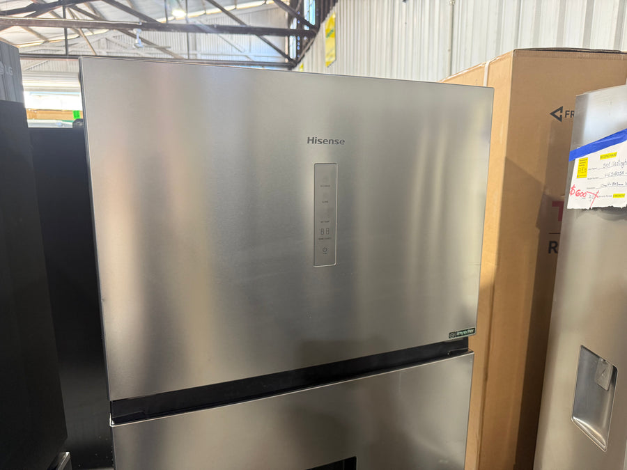 Factory second Hisense 496L Top Mount refrigerator HRTF496SW - Second Hand Appliances Geebung