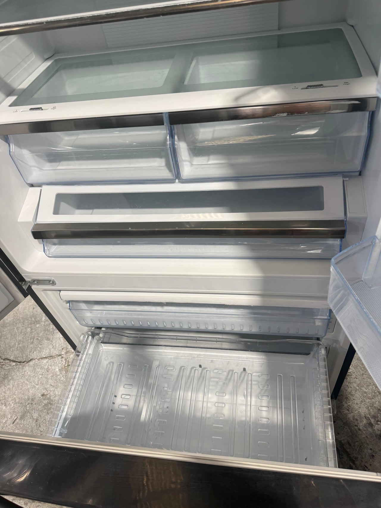 Factory second Hisense 577L French Door Fridge – Black Steel  Model: HRFD577B - Second Hand Appliances Geebung