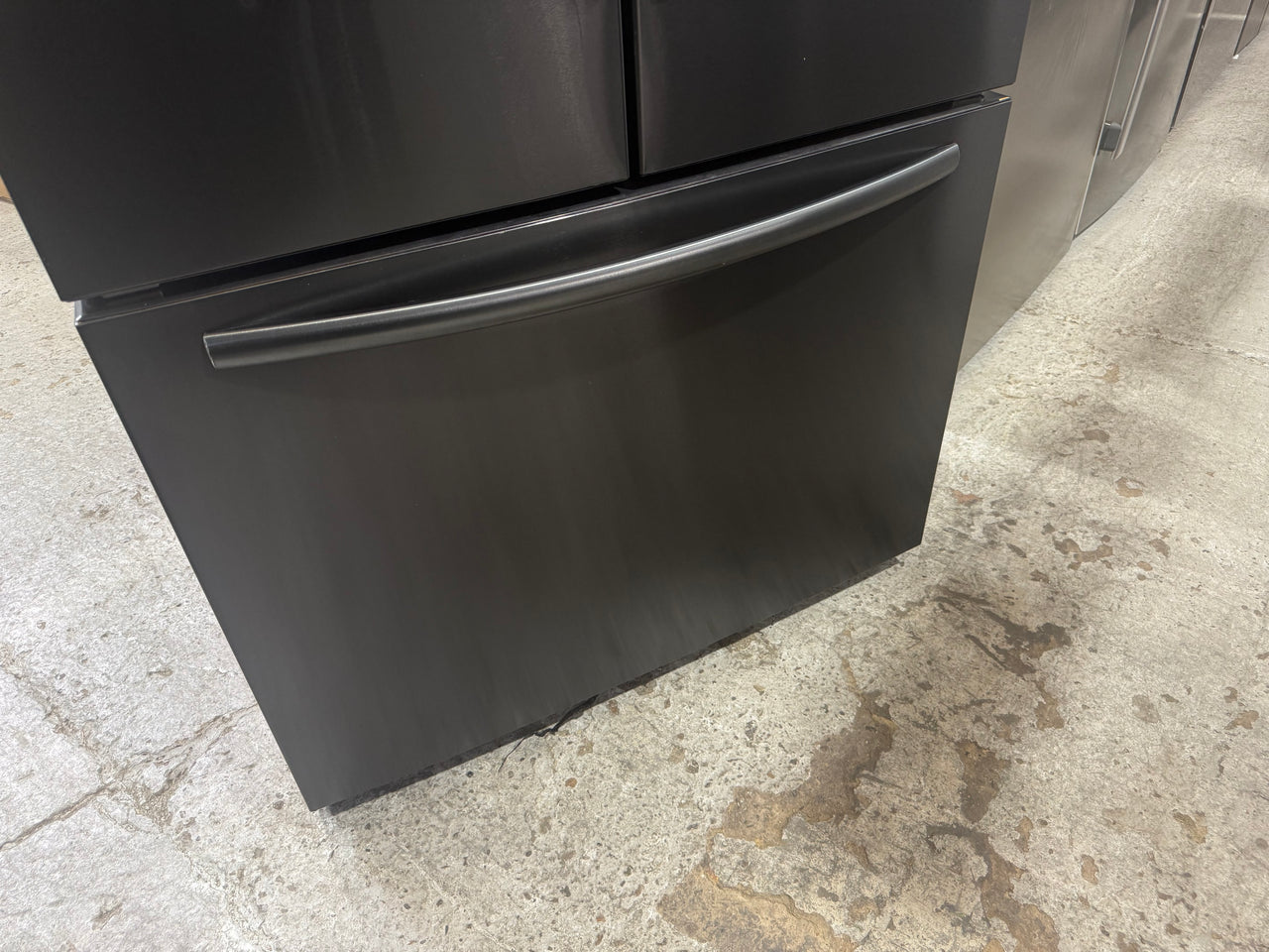 Factory second Hisense 577L French Door Fridge – Black Steel  Model: HRFD577B - Second Hand Appliances Geebung