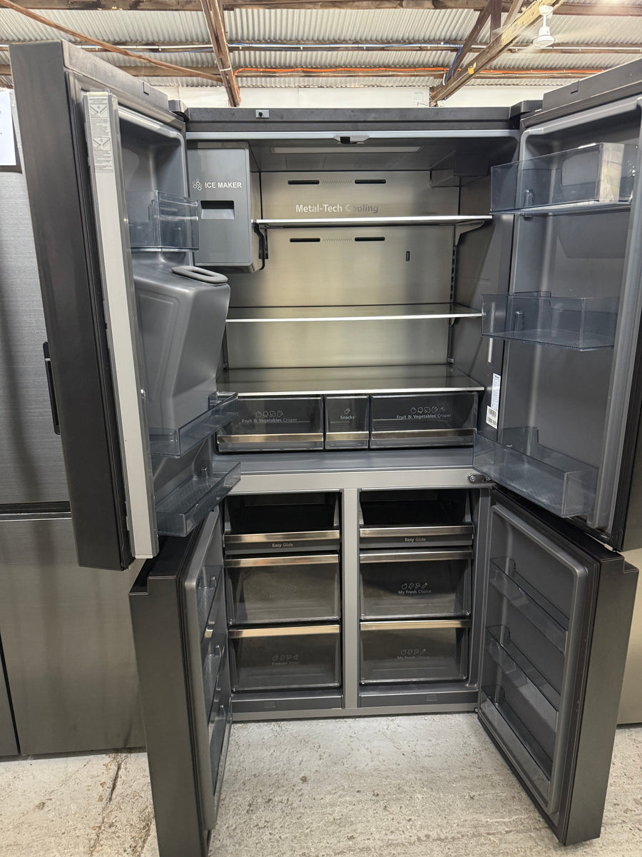 Factory second Hisense 585L French Door Fridge Black Steel with Dark Interior HRCD585BWB - Second Hand Appliances Geebung