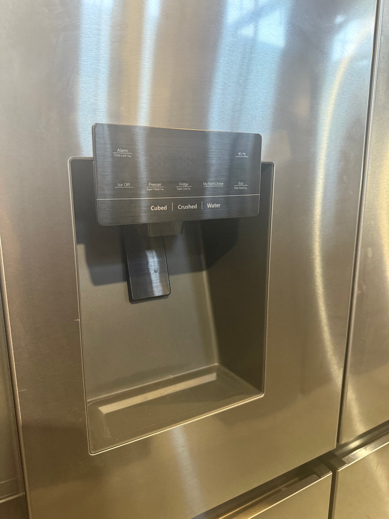 Factory second Hisense 585L PureFlat Eclipse Refrigerator Dark Stainless Steel HRCD586TBWB - Second Hand Appliances Geebung