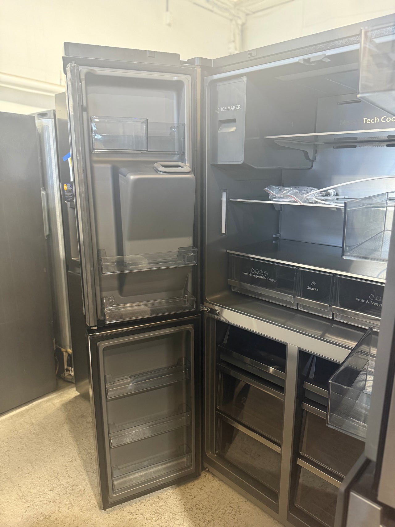 Factory second Hisense 585L PureFlat Eclipse Refrigerator Dark Stainless Steel HRCD586TBWB - Second Hand Appliances Geebung