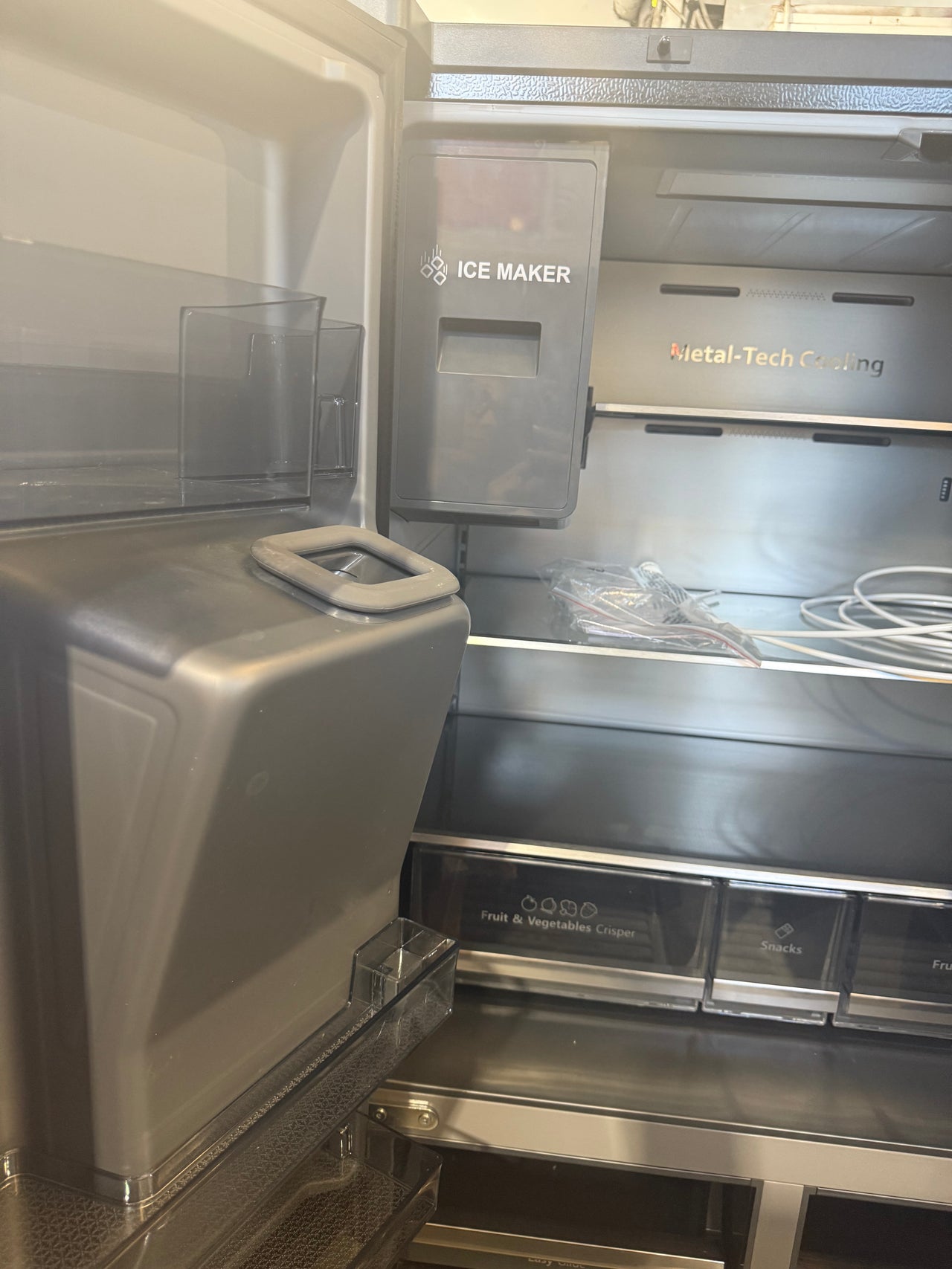 Factory second Hisense 585L PureFlat Eclipse Refrigerator Dark Stainless Steel HRCD586TBWB - Second Hand Appliances Geebung