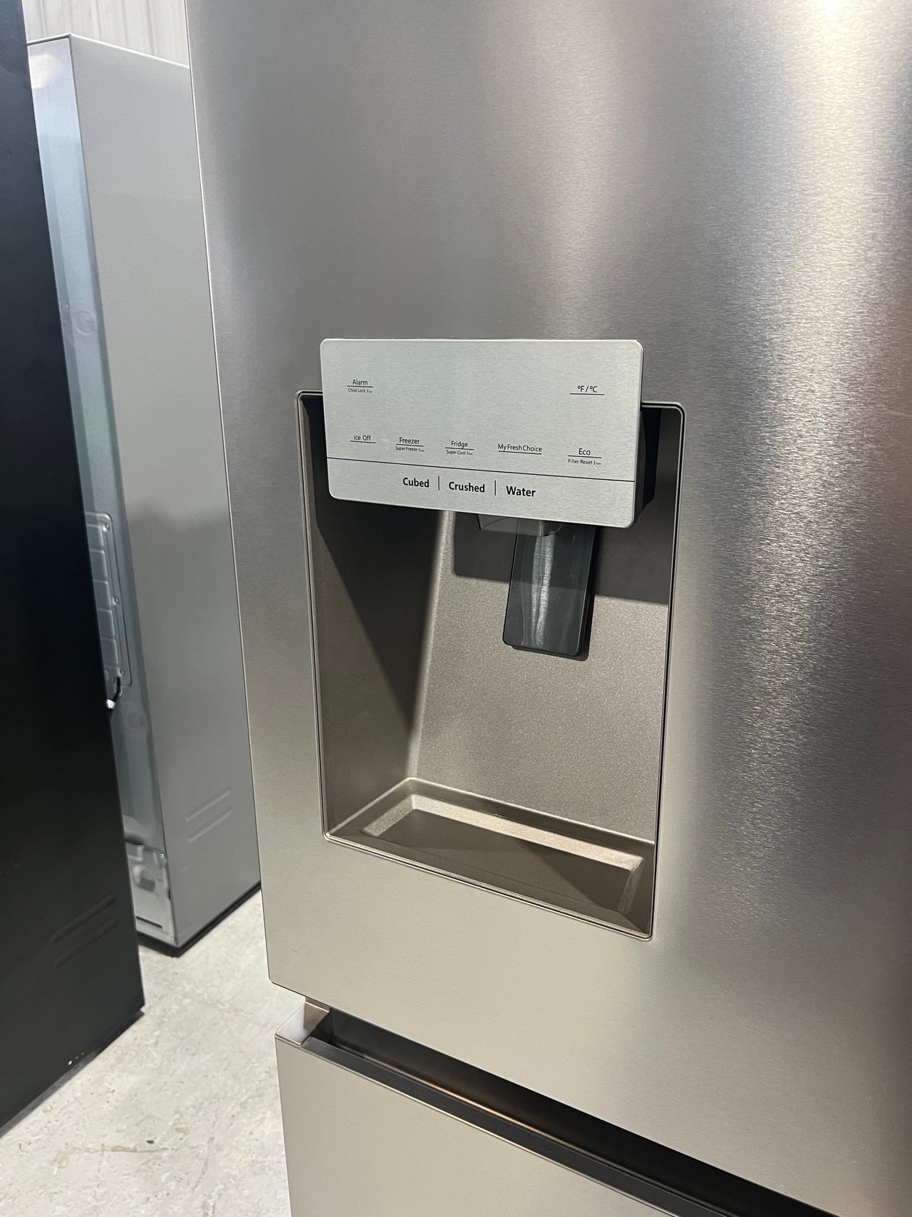 Factory second Hisense 585L PureFlat French Door Fridge HRCD650SW - Second Hand Appliances Geebung