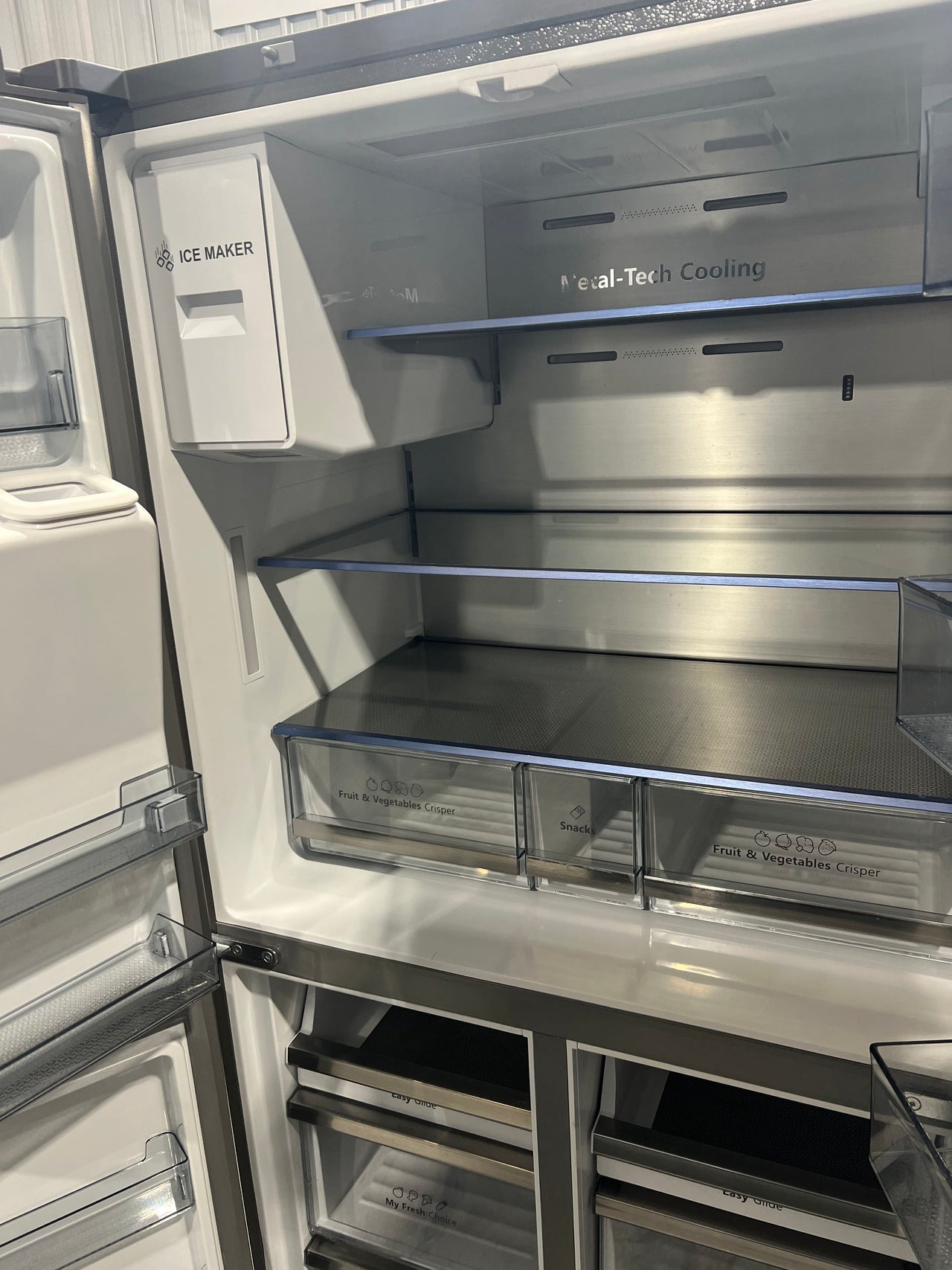 Factory second Hisense 585L PureFlat French Door Fridge HRCD650SW - Second Hand Appliances Geebung