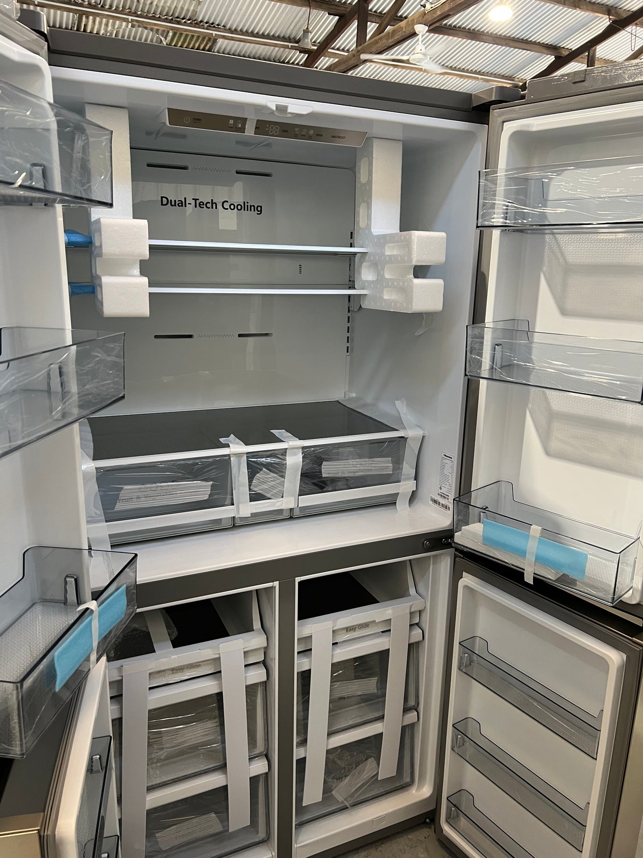 Factory second Hisense 609L French Door Refrigerator HRCD609S - Second Hand Appliances Geebung