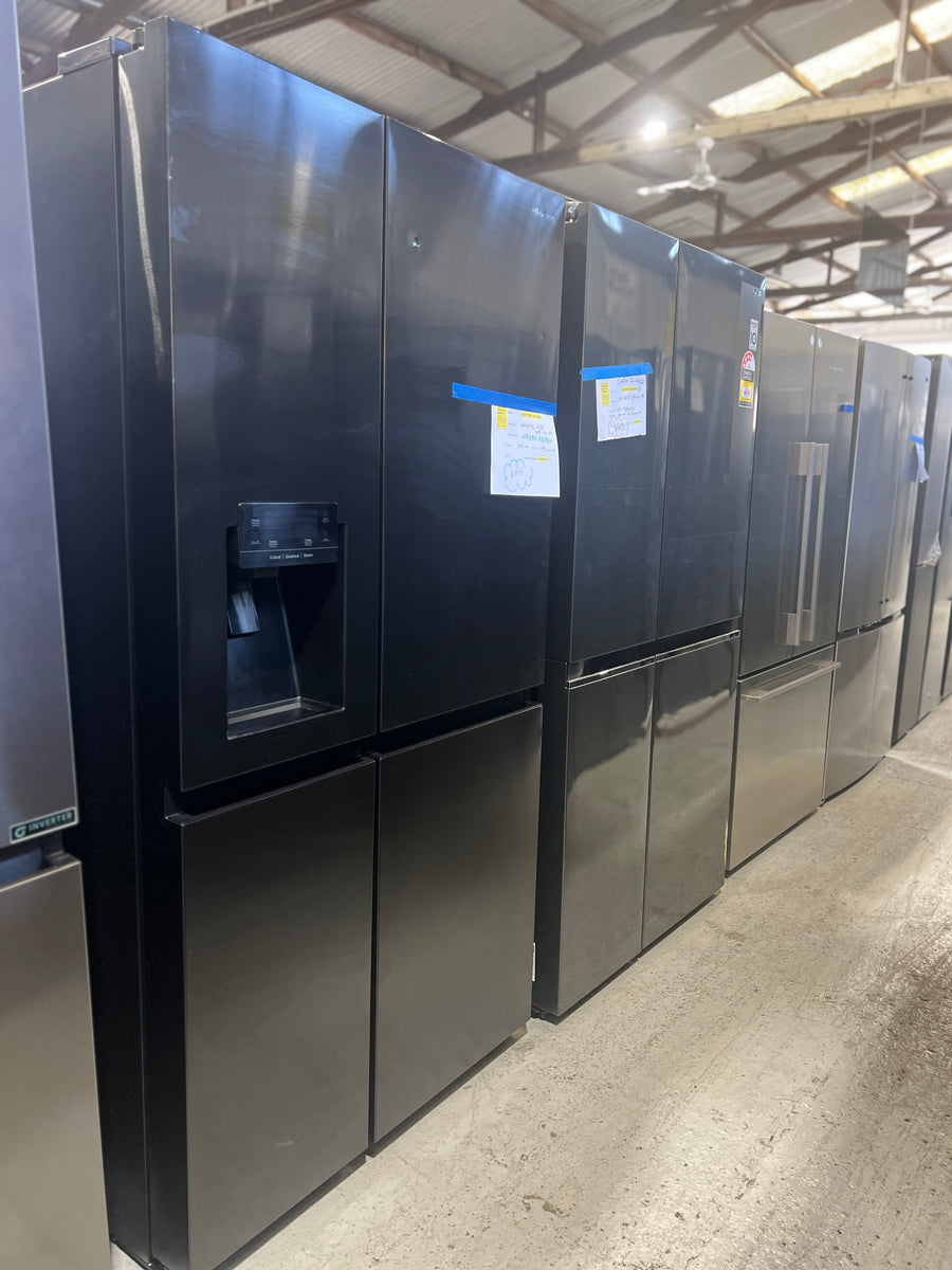 Factory second Hisense 632L Side By Side Refrigerator Model: HRSBS632BW with non-plumbed ice and water dispenser - Second Hand Appliances Geebung