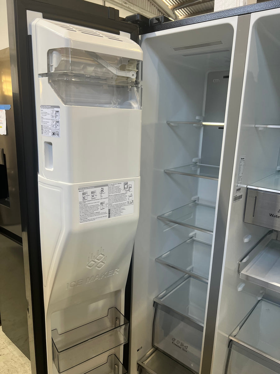Factory second Hisense 632L Side By Side Refrigerator Model: HRSBS632BW with non-plumbed ice and water dispenser - Second Hand Appliances Geebung