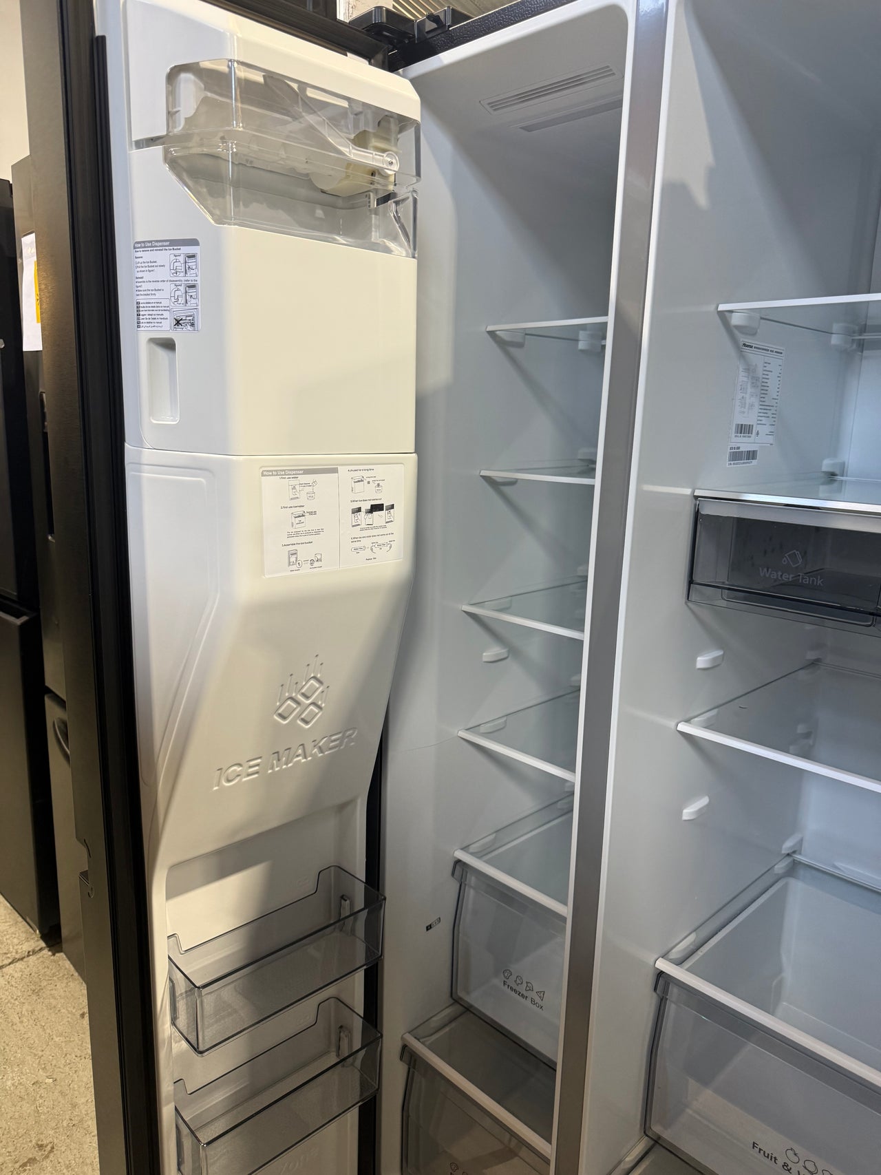 Factory second Hisense 633L Side by Side Refrigerator – Black Steel Model: HRSBS633BW - Second Hand Appliances Geebung