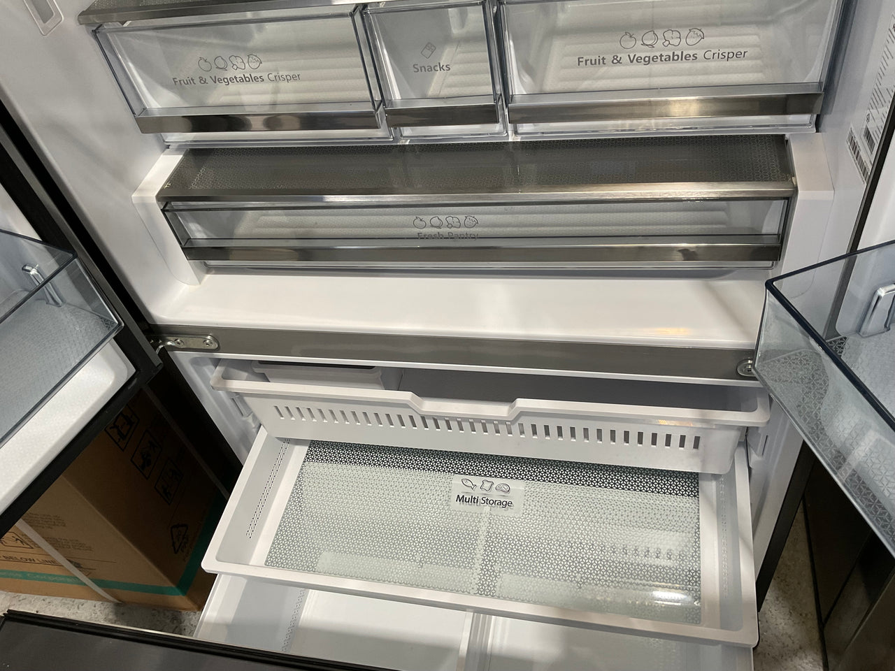 Factory second Hisense 634 L PureFlat™ French Door Refrigerator – HRFD634BW (Dark Stainless Steel) - Second Hand Appliances Geebung