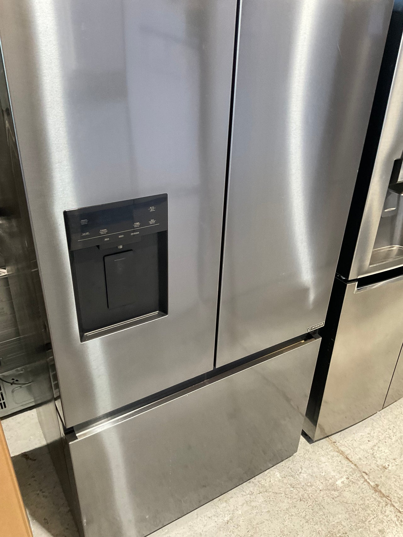 Factory second Hisense 634 L PureFlat™ French Door Refrigerator – HRFD634BW (Dark Stainless Steel) - Second Hand Appliances Geebung