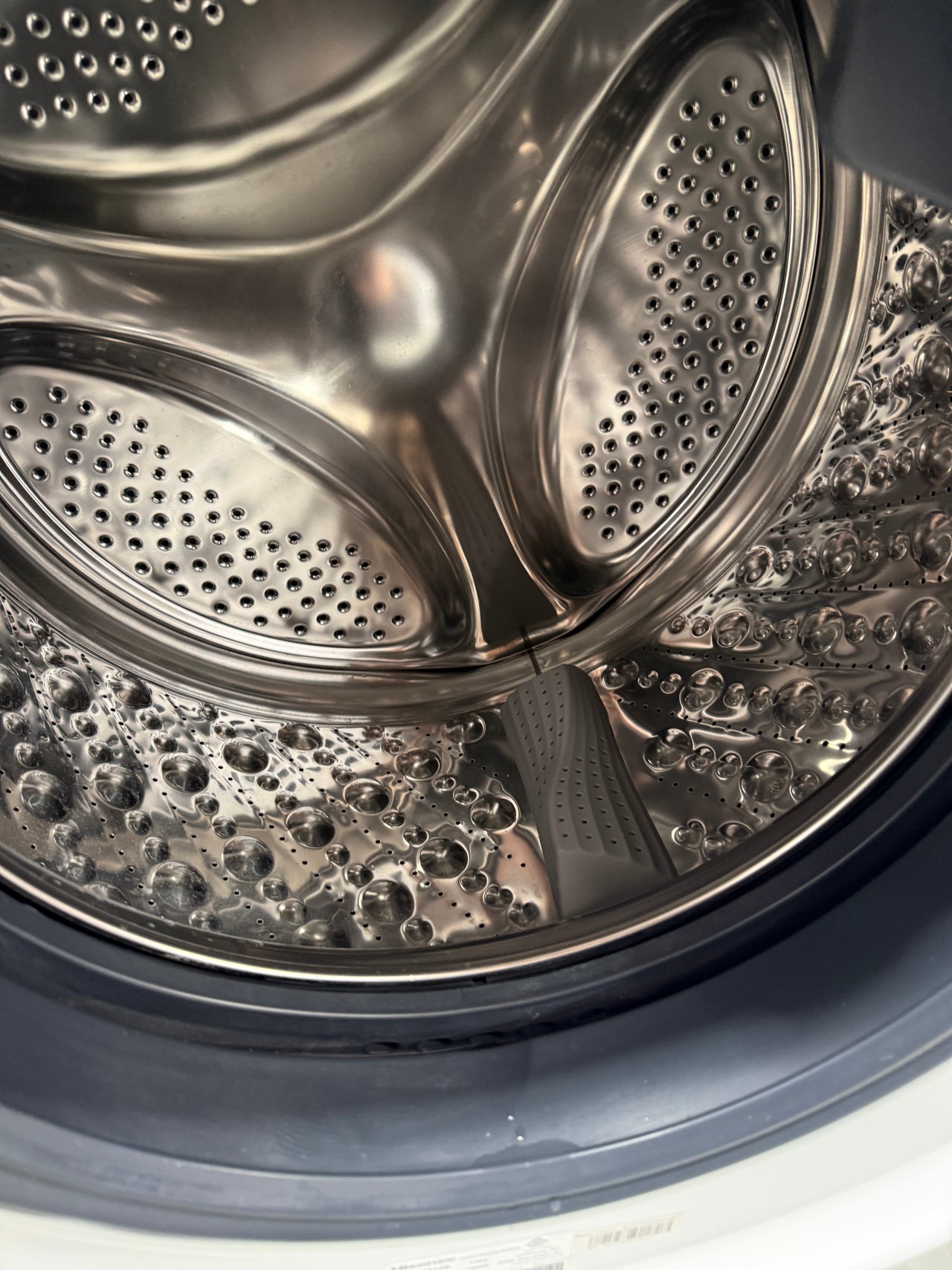 Factory second Hisense 7.5kg Series 3 Front Load Washing Machine HWFS7514S - Second Hand Appliances Geebung