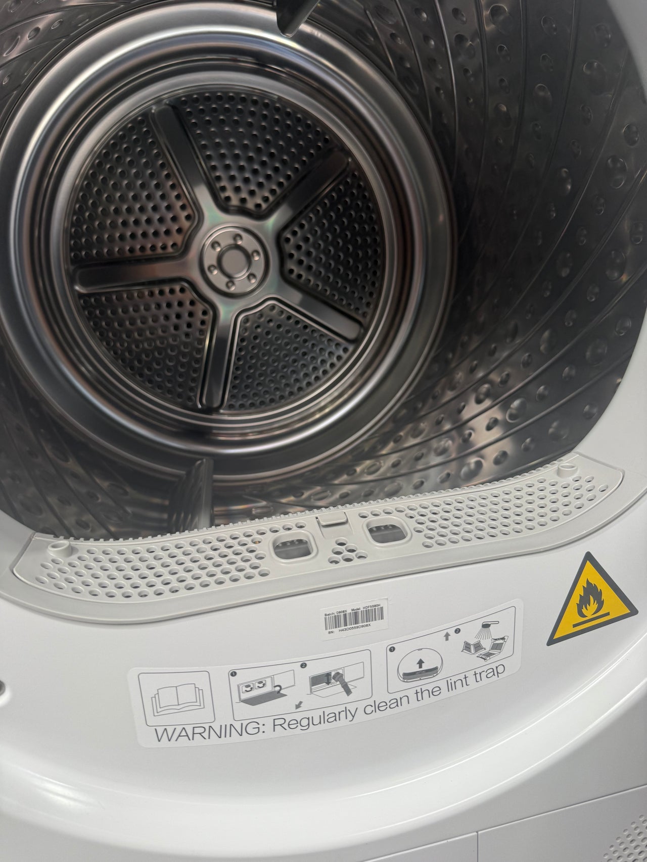 Factory second Hisense 8 kg Series-5 Heat Pump Dryer – HDF5S80H (White) - Second Hand Appliances Geebung