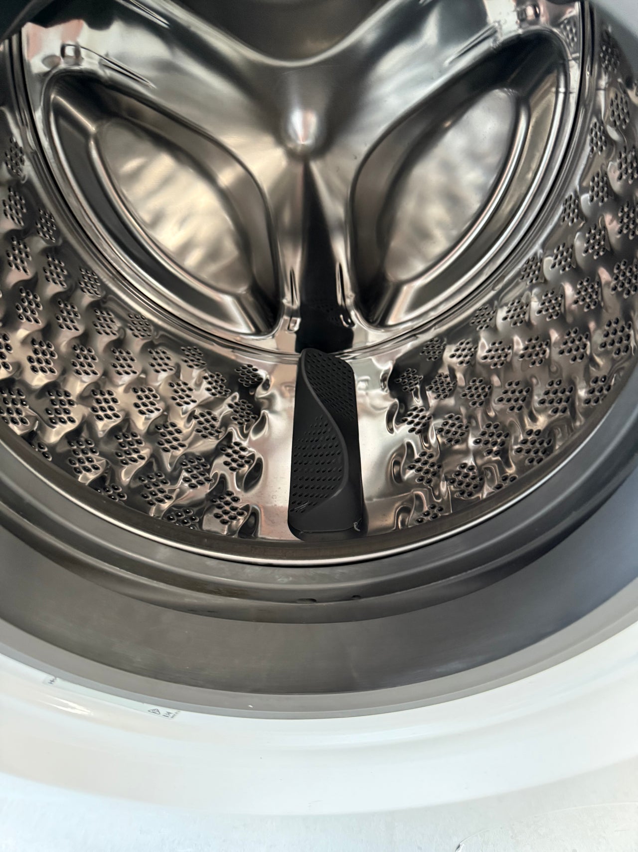 Factory second Hisense 9kg PureStream Front Load Washing Machine HWGE9014 - Second Hand Appliances Geebung