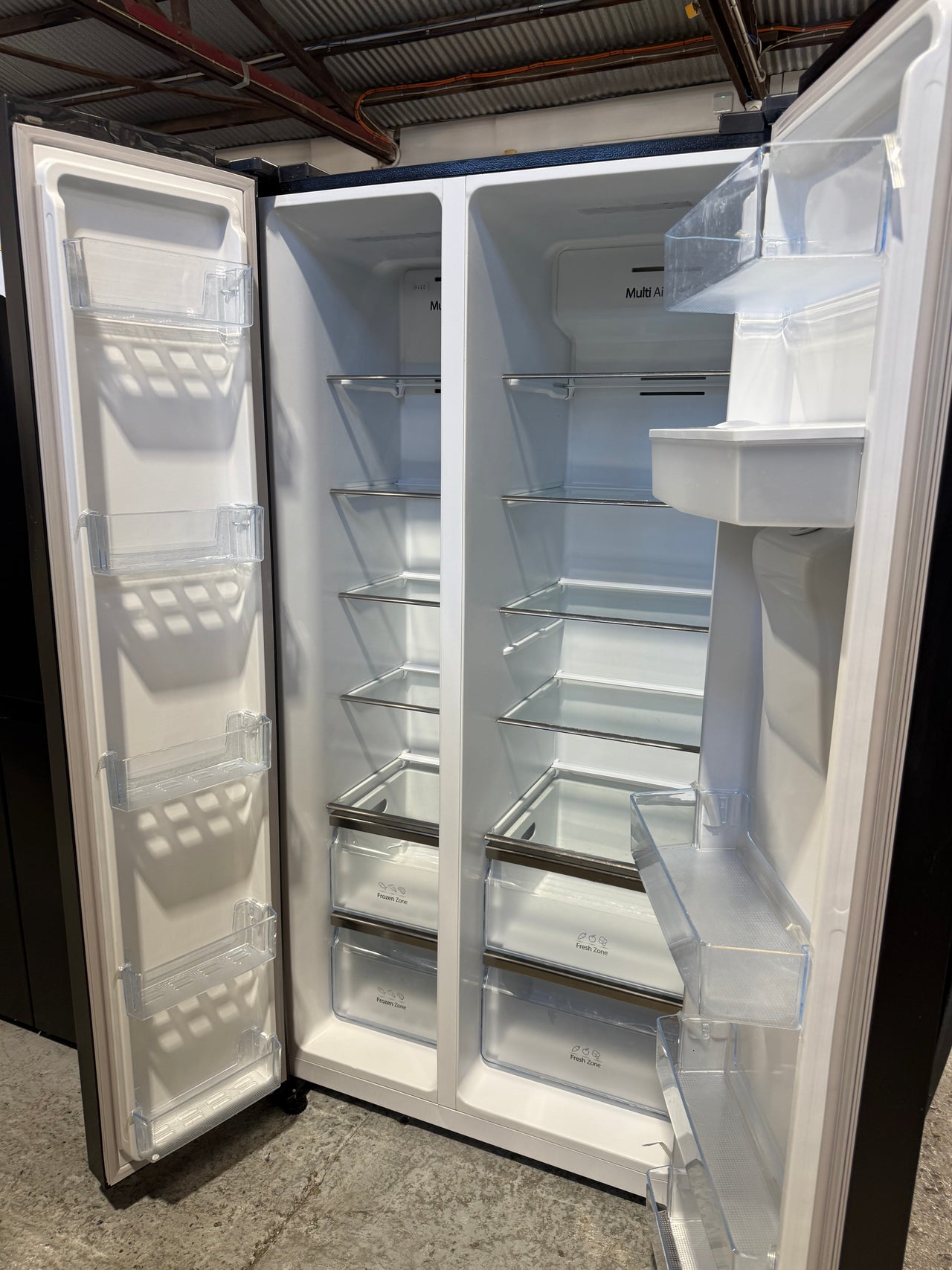 Factory second Hisense HR6SBSFF624BW 624L side-by-side refrigerator - Second Hand Appliances Geebung