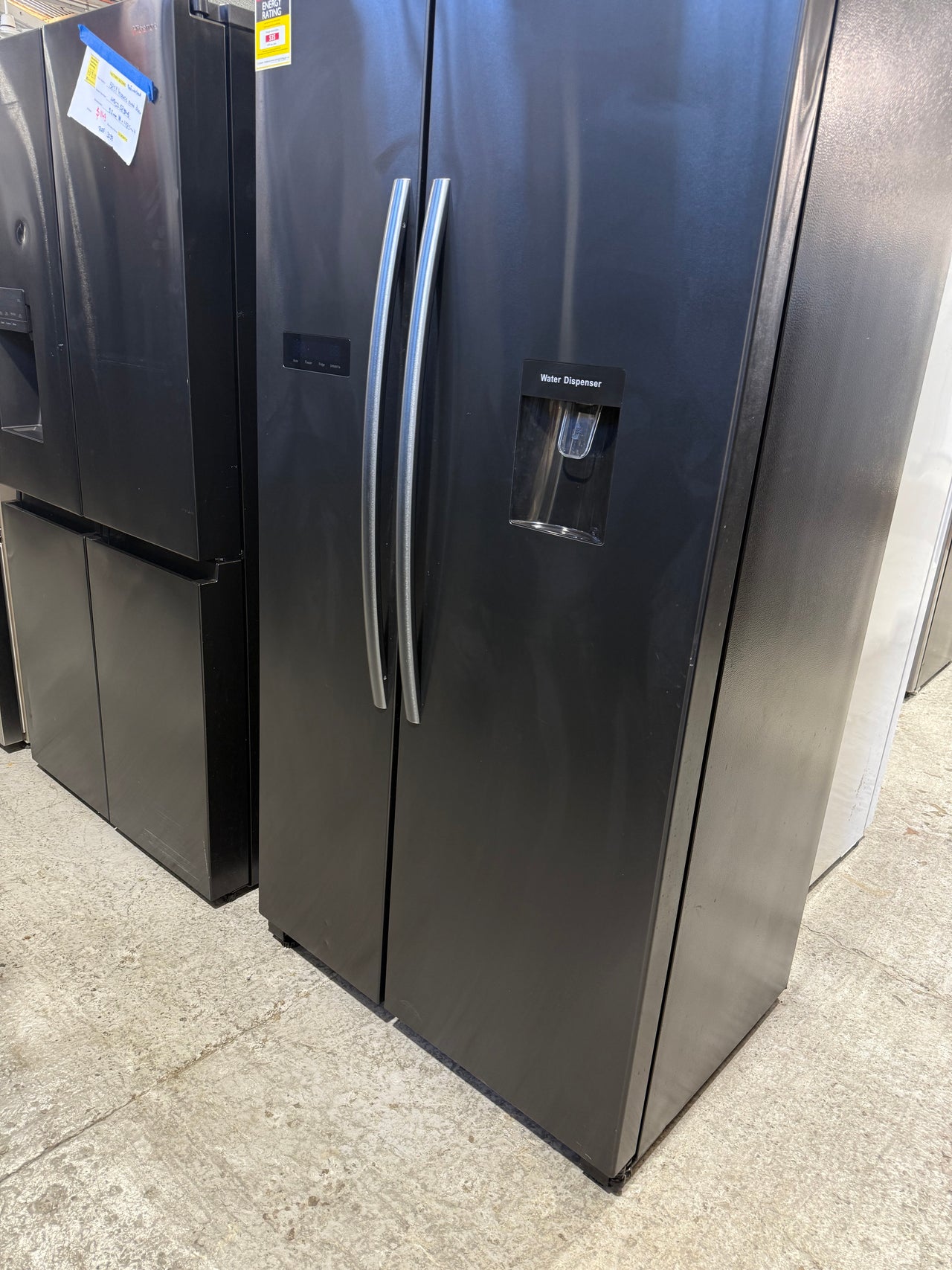 Factory second Hisense HR6SBSFF624BW 624L side-by-side refrigerator - Second Hand Appliances Geebung