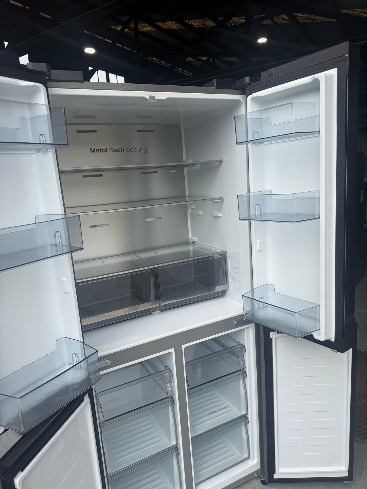 Factory second Hisense HRCD483E 483-liter French Door Refrigerator/Eco Vision - Second Hand Appliances Geebung