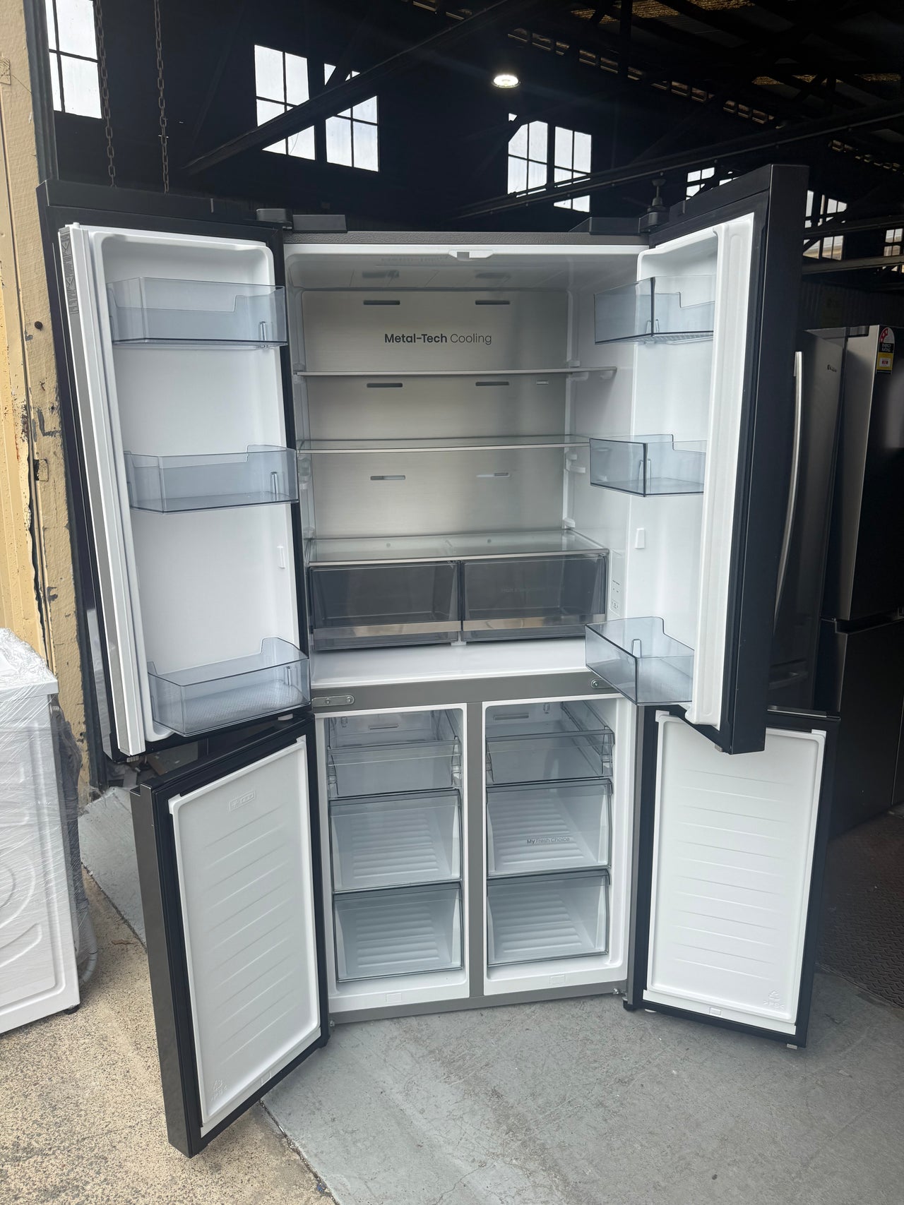Factory second Hisense HRCD483E 483-liter French Door Refrigerator/Eco Vision - Second Hand Appliances Geebung