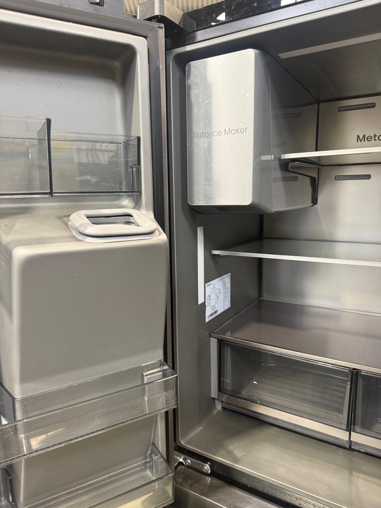 Factory second Hisense HRCD615TBWV 615L PureView French Door Fridge - Second Hand Appliances Geebung