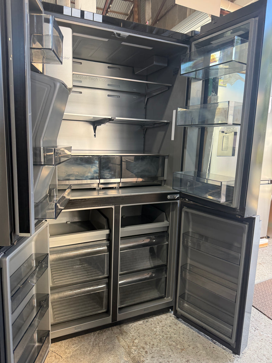 Factory second Hisense HRCD615TBWV 615L PureView French Door Fridge - Second Hand Appliances Geebung