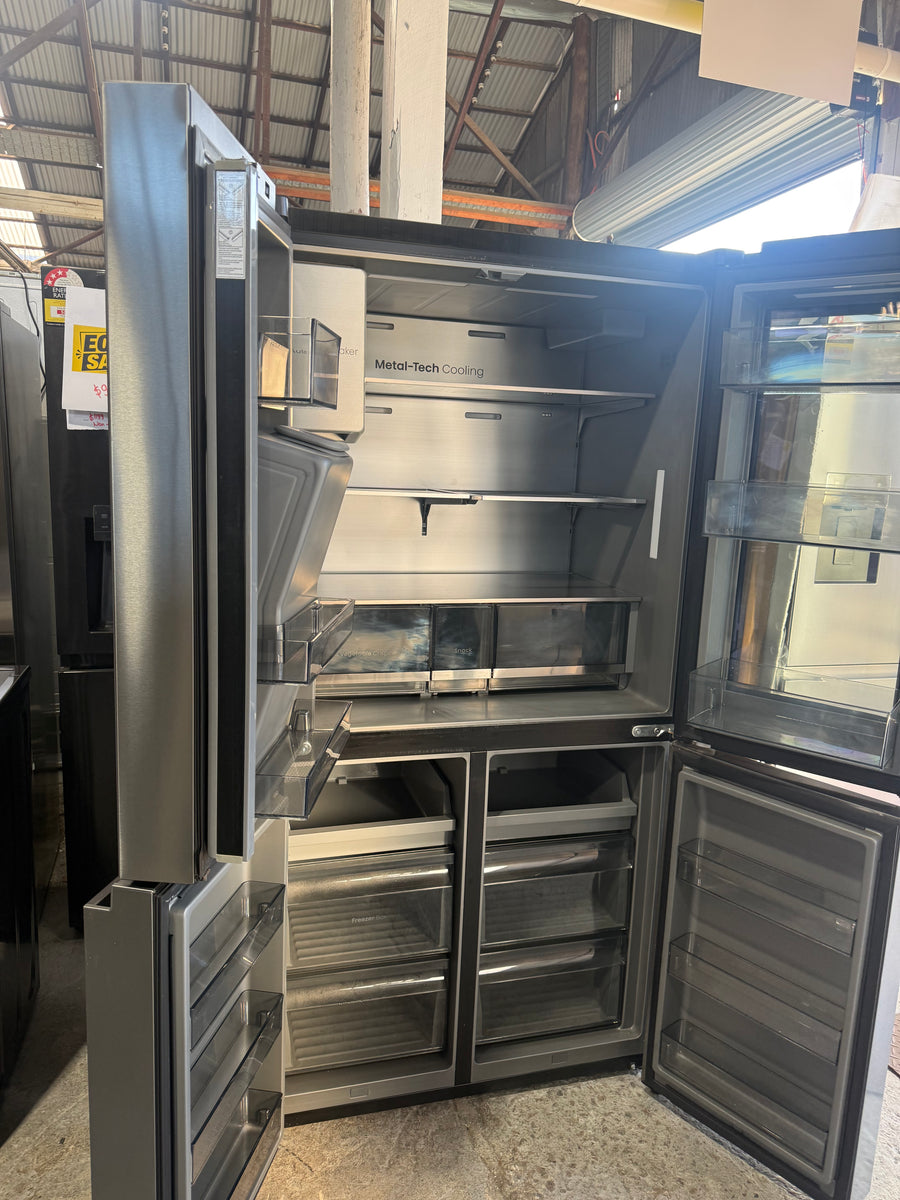 Factory second Hisense HRCD615TBWV 615L PureView French Door Fridge - Second Hand Appliances Geebung