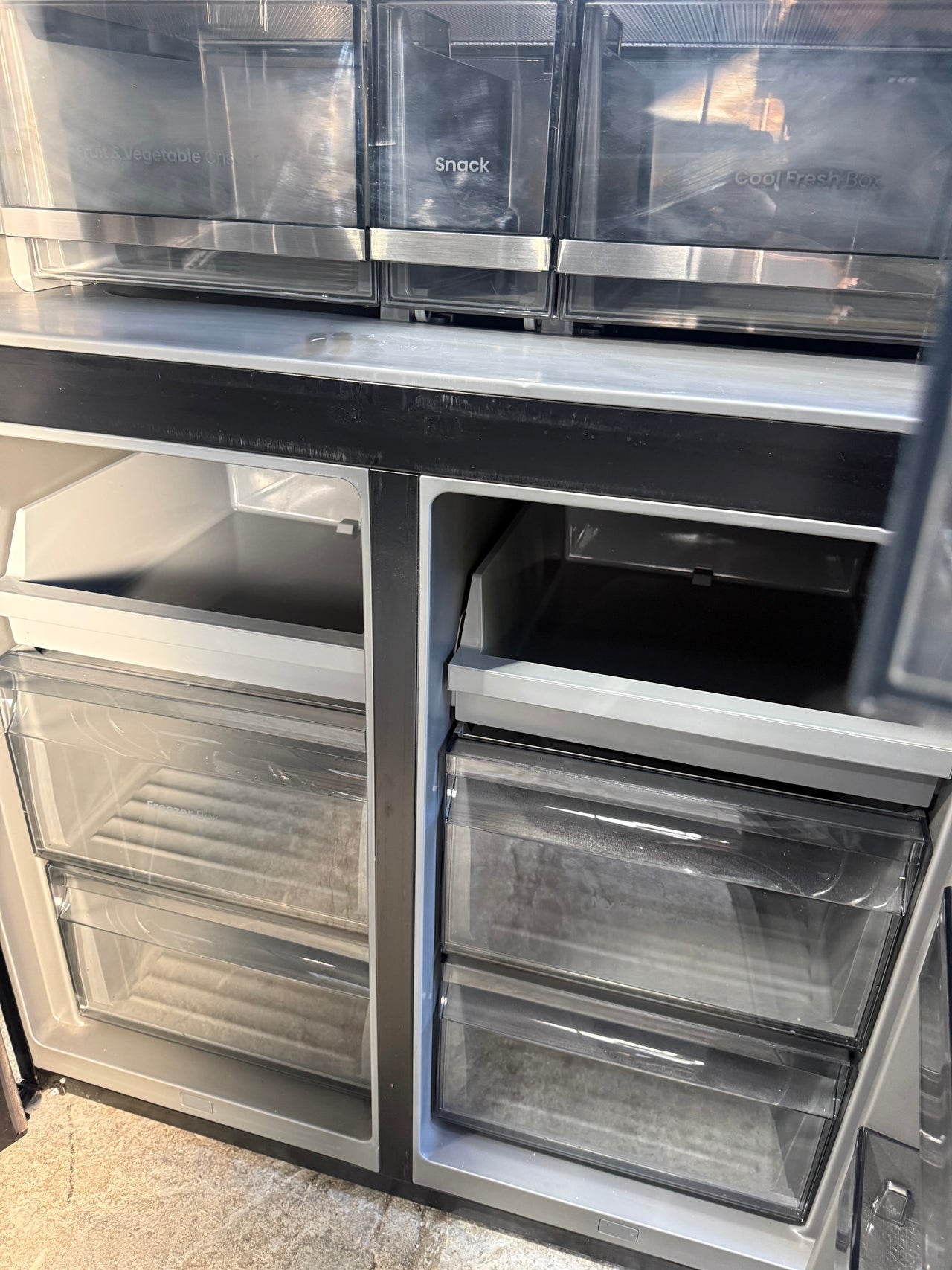 Factory second Hisense HRCD615TBWV 615L PureView French Door Fridge - Second Hand Appliances Geebung
