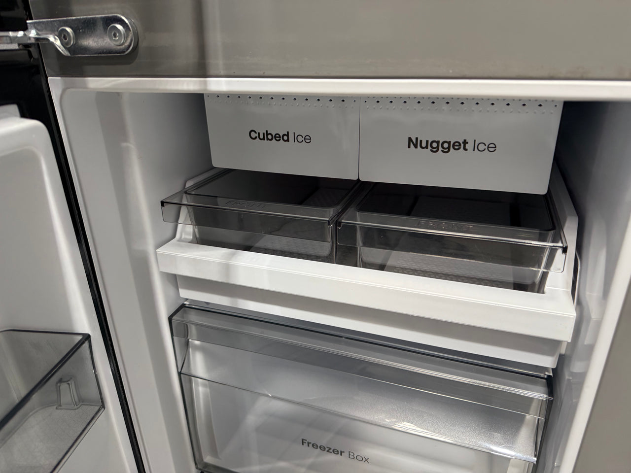 Factory second Hisense HRCD640TBW 640L PureFlex French Door Fridge - Second Hand Appliances Geebung