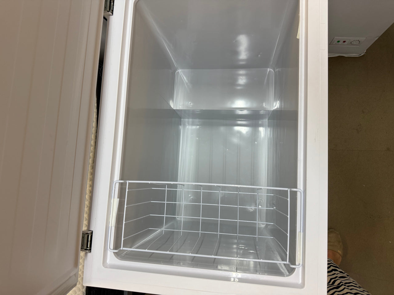 Buy Factory second Hisense HRCF199 200L Hybrid Chest Freezer (White) HRCF199 |  | [product_variant] | Second Hand Appliances Geebung Brisbane