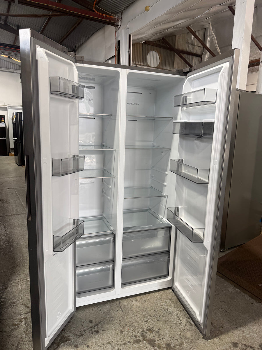 Factory second Hisense HRSBS540SW 541 L PureFlat Side-by-Side Refrigerator – Silver / Stainless Steel - Second Hand Appliances Geebung