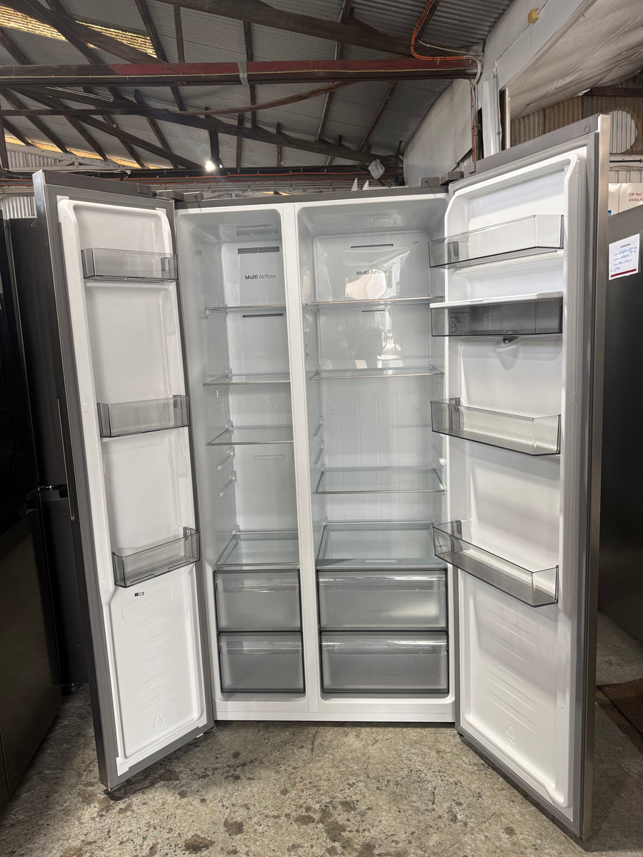 Factory second Hisense HRSBS540SW 541 L PureFlat Side-by-Side Refrigerator – Silver / Stainless Steel - Second Hand Appliances Geebung