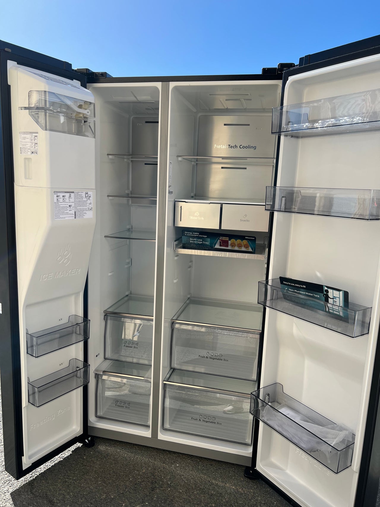 Factory second Hisense HRSBS632BW 632L Wi-Fi Side by Side Fridge (Black Steel) non plumber ice maker & water dispenser - Second Hand Appliances Geebung