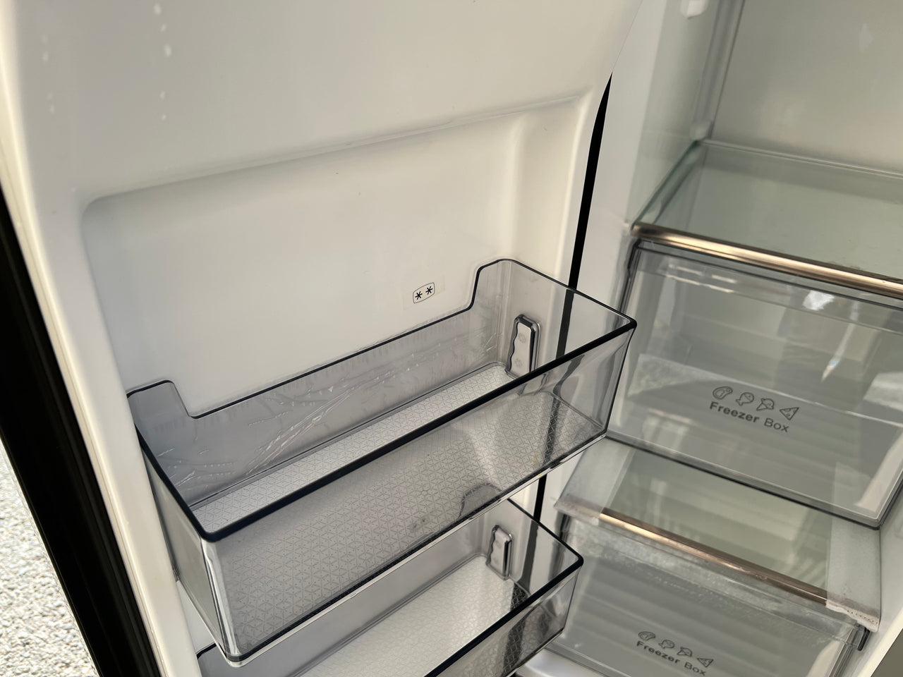 Factory second Hisense HRSBS632BW 632L Wi-Fi Side by Side Fridge (Black Steel) non plumber ice maker & water dispenser - Second Hand Appliances Geebung