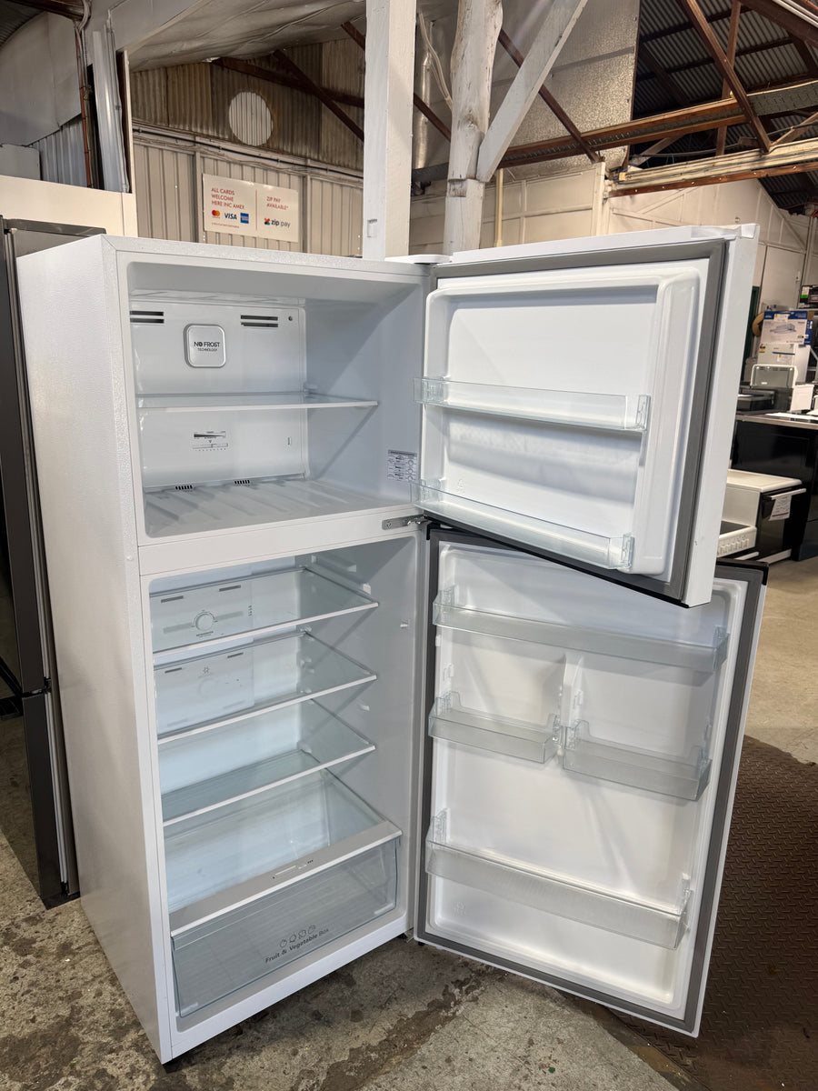 Factory second Hisense HRTF424 424L Top Mount Refrigerator – White - Second Hand Appliances Geebung