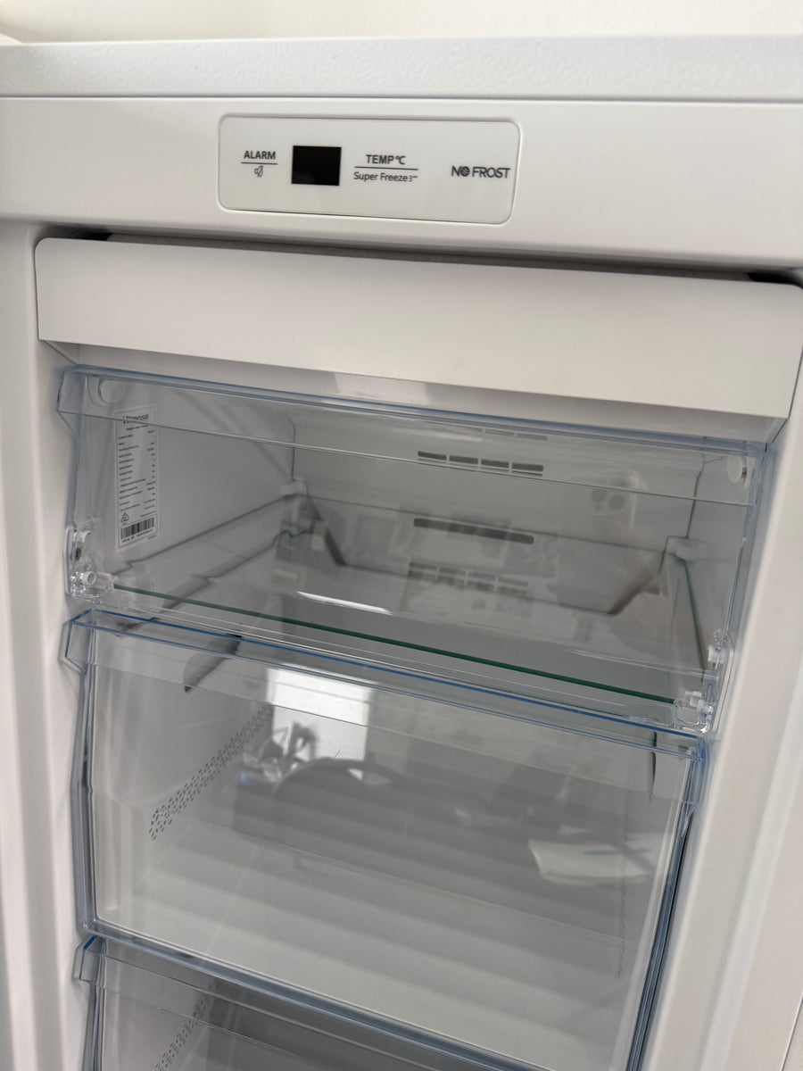 Factory second Hisense HRVF155 155-liter upright freezer - Second Hand Appliances Geebung