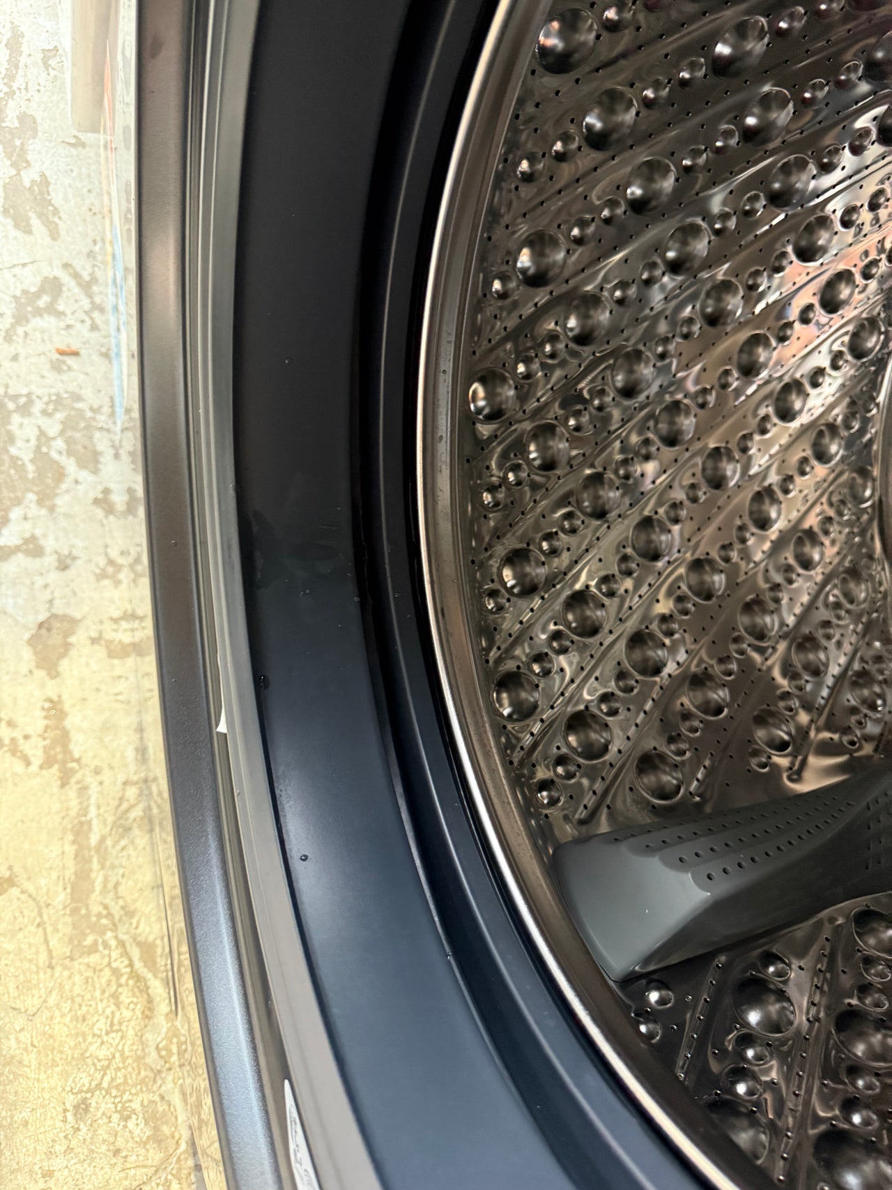 Factory second Hisense HWFS1214PB 12kg front-loading washing machine - Second Hand Appliances Geebung