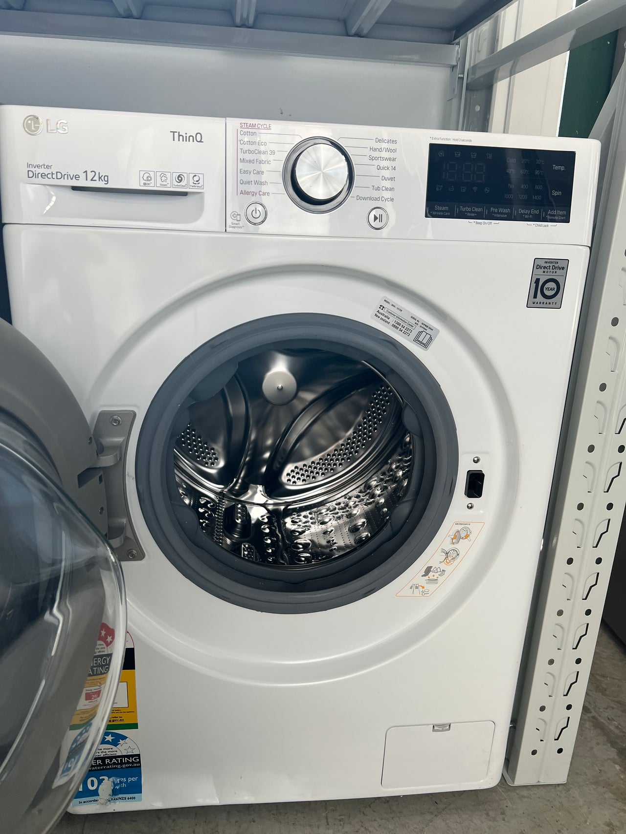 Factory second LG 12kg Front Load Washer WV9-1412W - Second Hand Appliances Geebung