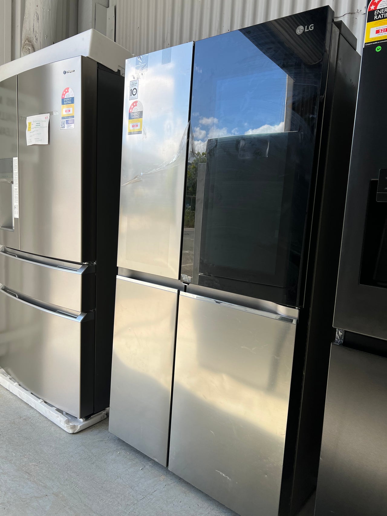 Factory second LG 655L InstaView Side by side Refrigerator GS-VB655PL - Second Hand Appliances Geebung