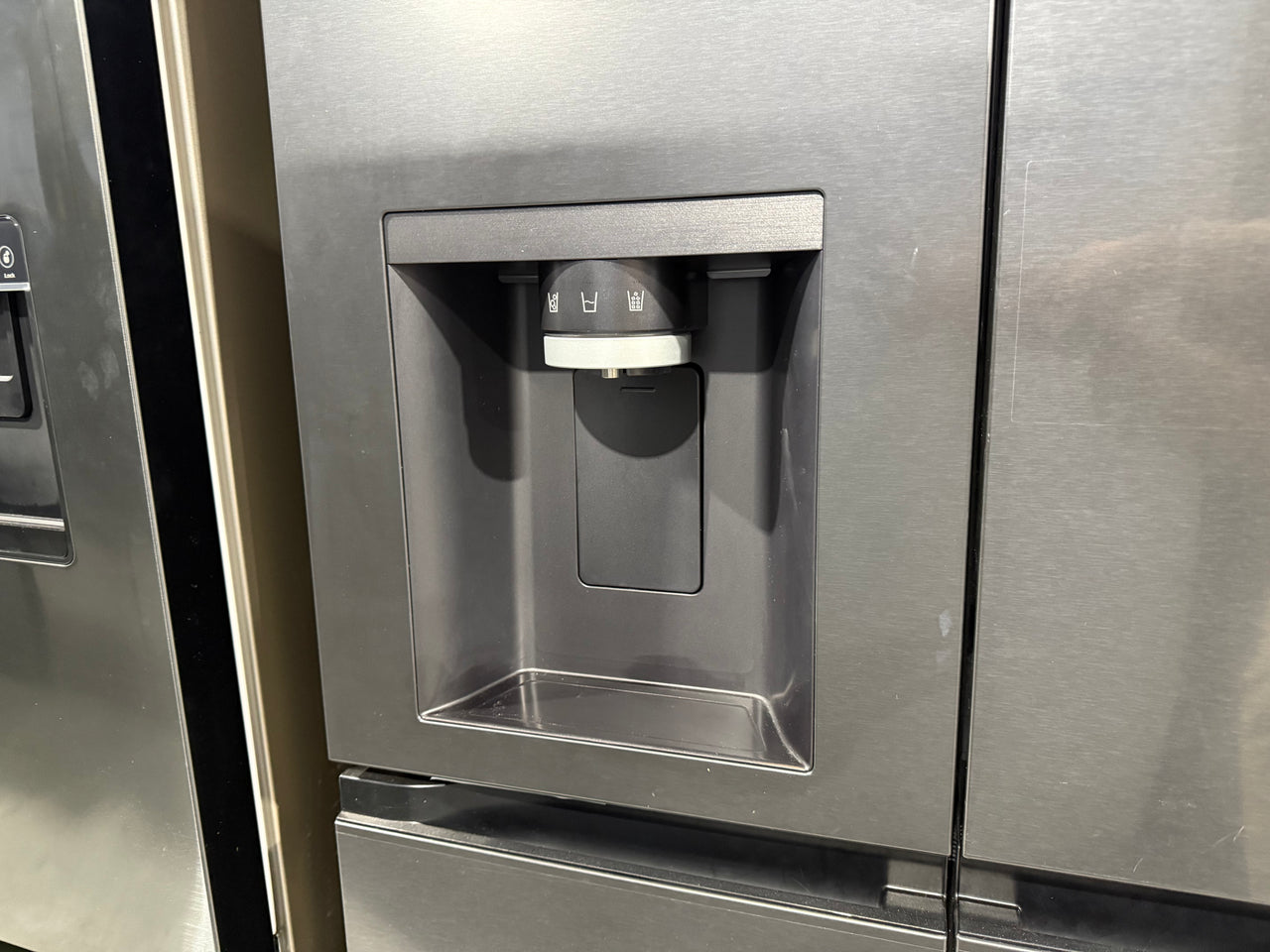 Factory second LG GF-L500MBL 506L Slim French Door Fridge - Second Hand Appliances Geebung