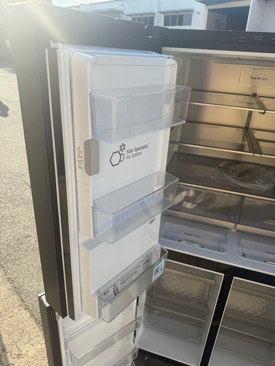 Factory second LG GF-V900MBLC 847-liter French Door refrigerator - Second Hand Appliances Geebung