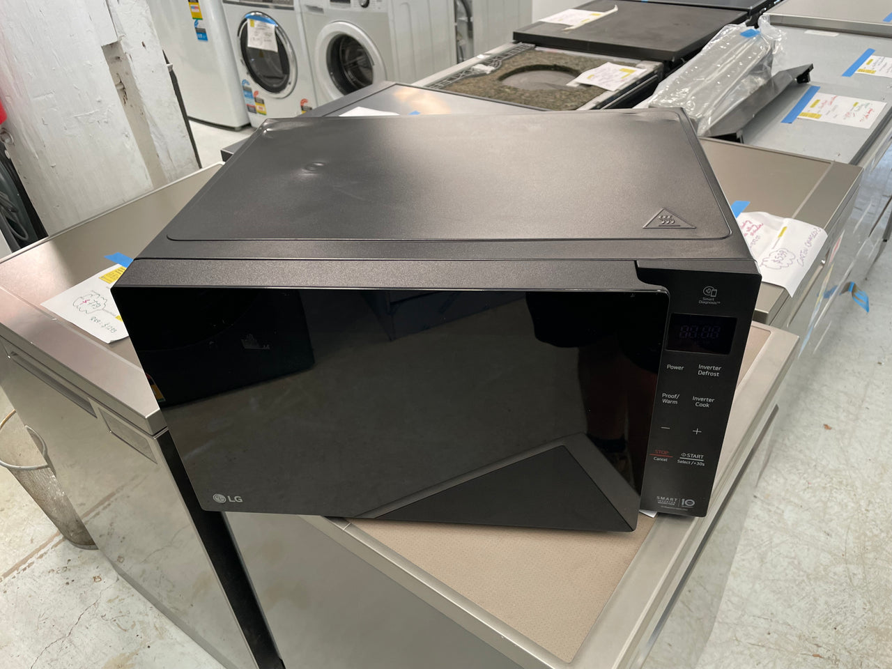 LG NeoChef 42L Smart Inverter Microwave Oven 1200W Model: MS4236DB