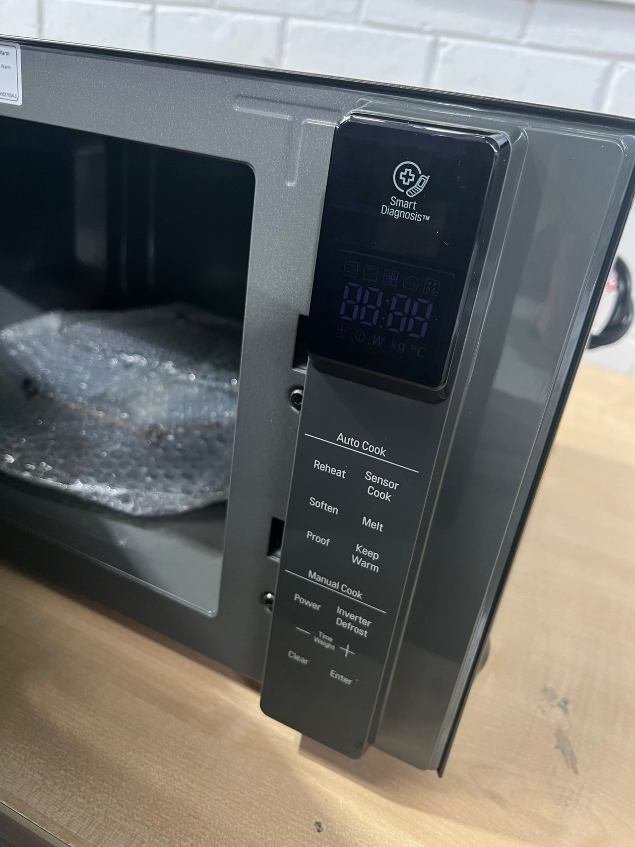 Factory second LG NeoChef 42L Smart Inverter Microwave Oven - Black MS4296OBS - Second Hand Appliances Geebung