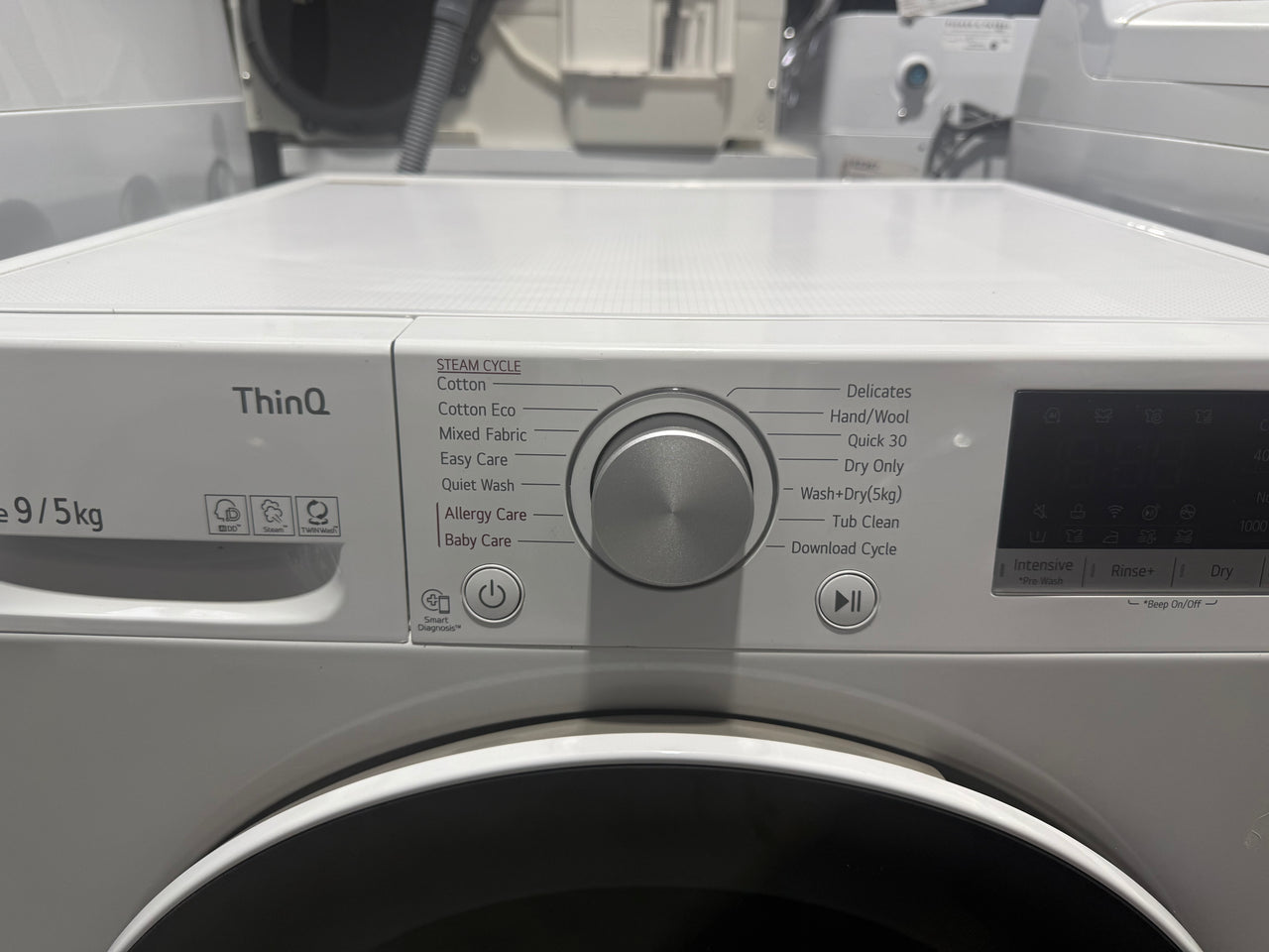 Factory second LG WVC5-1409W Washer-Dryer Combo (9 kg Wash / 5 kg Dry) - Second Hand Appliances Geebung