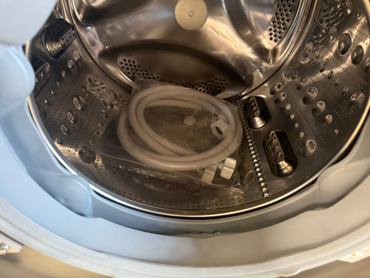 Factory second LG WashTower 12kg/10kg Dual Inverter Heat Pump Washer Dryer – WWT-1210MBK - Second Hand Appliances Geebung