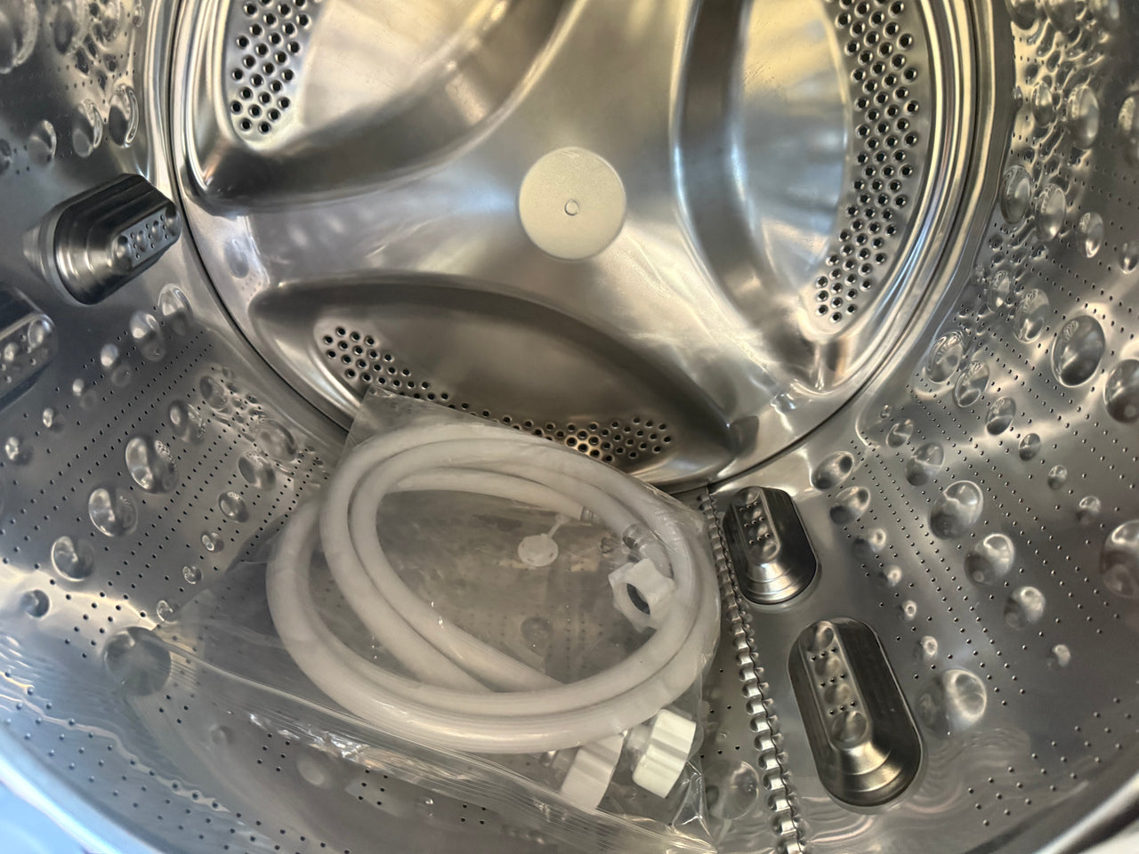 Factory second LG WashTower 12kg/10kg Dual Inverter Heat Pump Washer Dryer – WWT-1210MBK - Second Hand Appliances Geebung