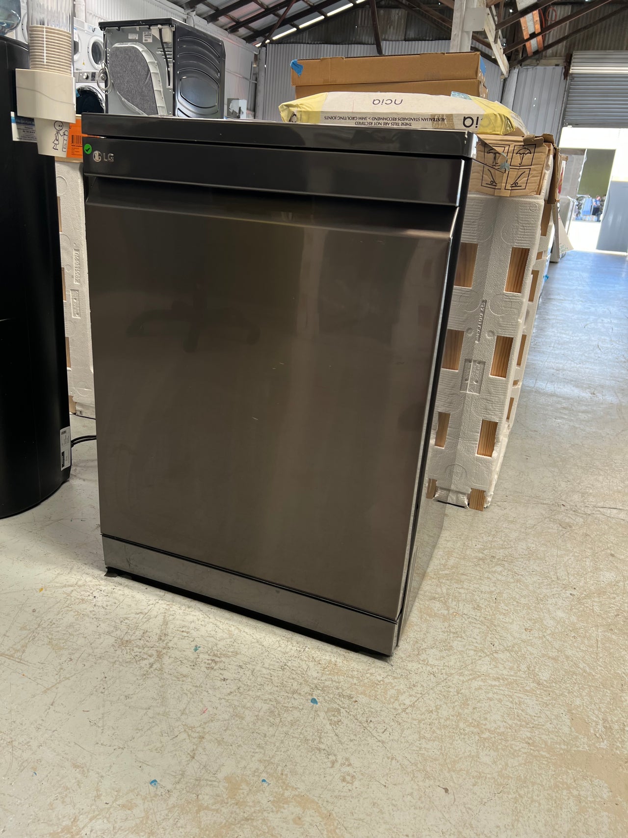 Factory second LG XD3A25BS TrueSteam 15-Place Setting Freestanding Dishwasher (Black/Steel) - Second Hand Appliances Geebung