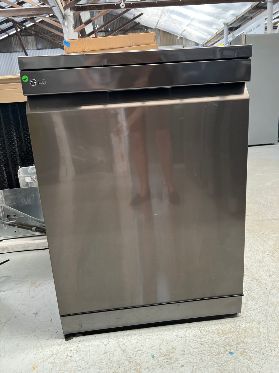 Factory second LG XD3A25BS TrueSteam 15-Place Setting Freestanding Dishwasher (Black/Steel) - Second Hand Appliances Geebung