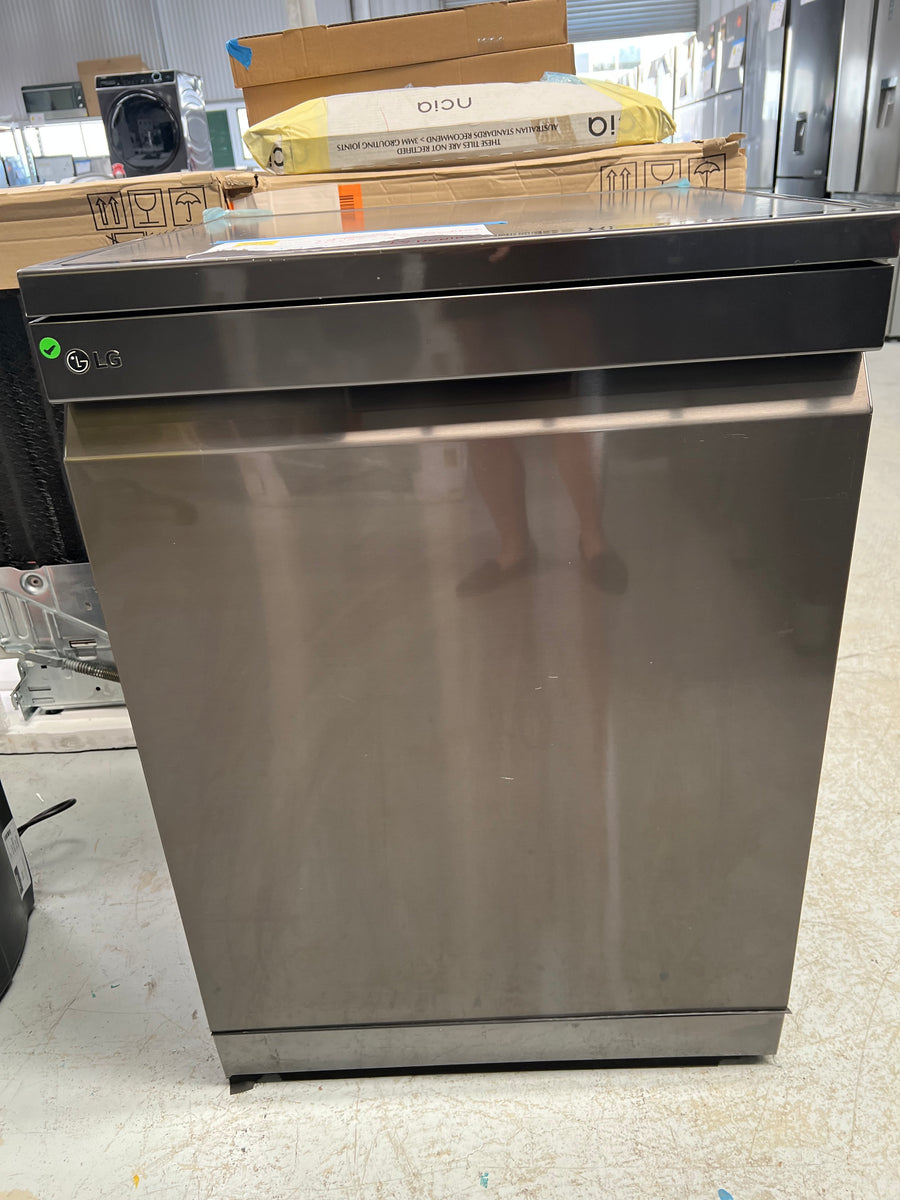 Factory second LG XD3A25BS TrueSteam 15-Place Setting Freestanding Dishwasher (Black/Steel) - Second Hand Appliances Geebung