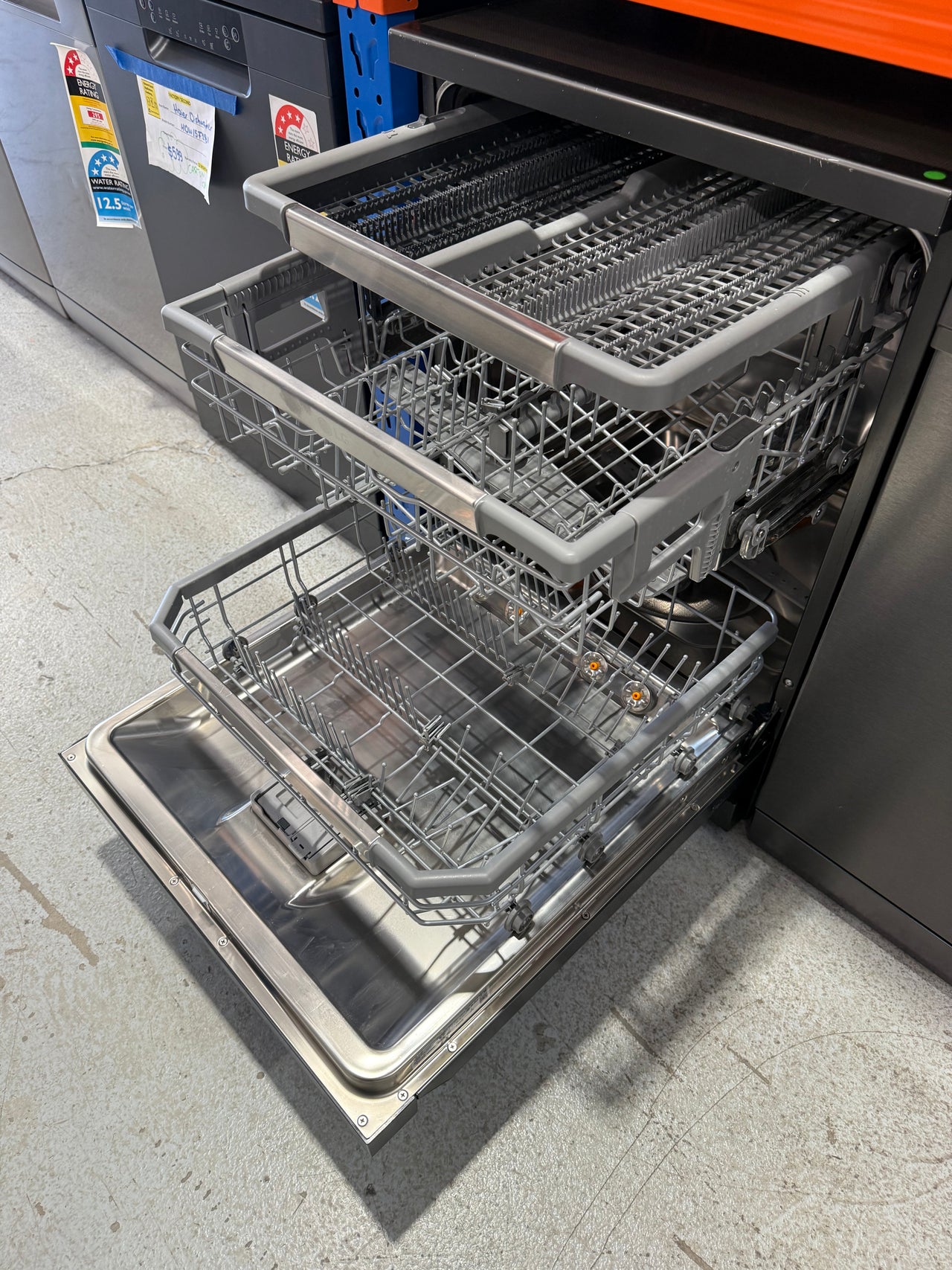 Factory second LG XD3A25MB freestanding dishwasher - Second Hand Appliances Geebung