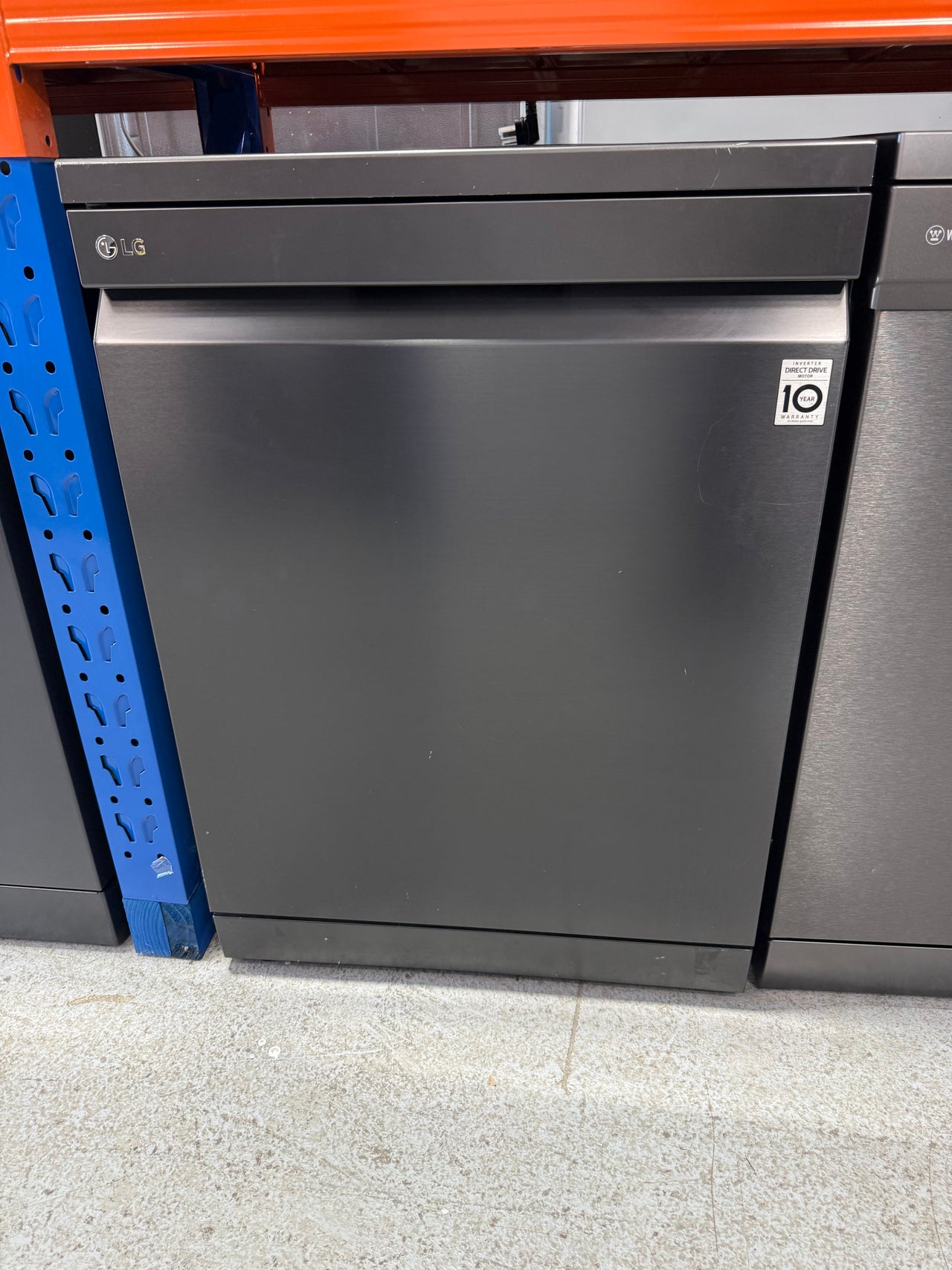 Factory second LG XD3A25MB freestanding dishwasher - Second Hand Appliances Geebung