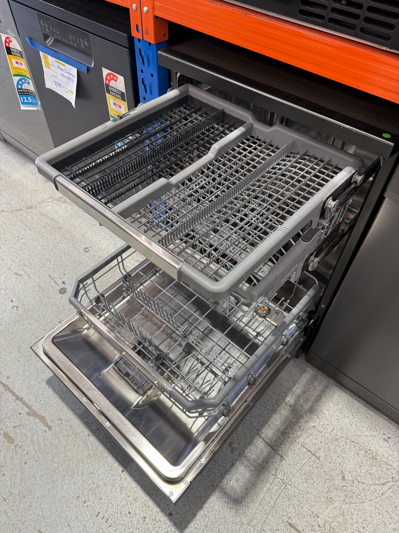 Factory second LG XD3A25MB freestanding dishwasher - Second Hand Appliances Geebung